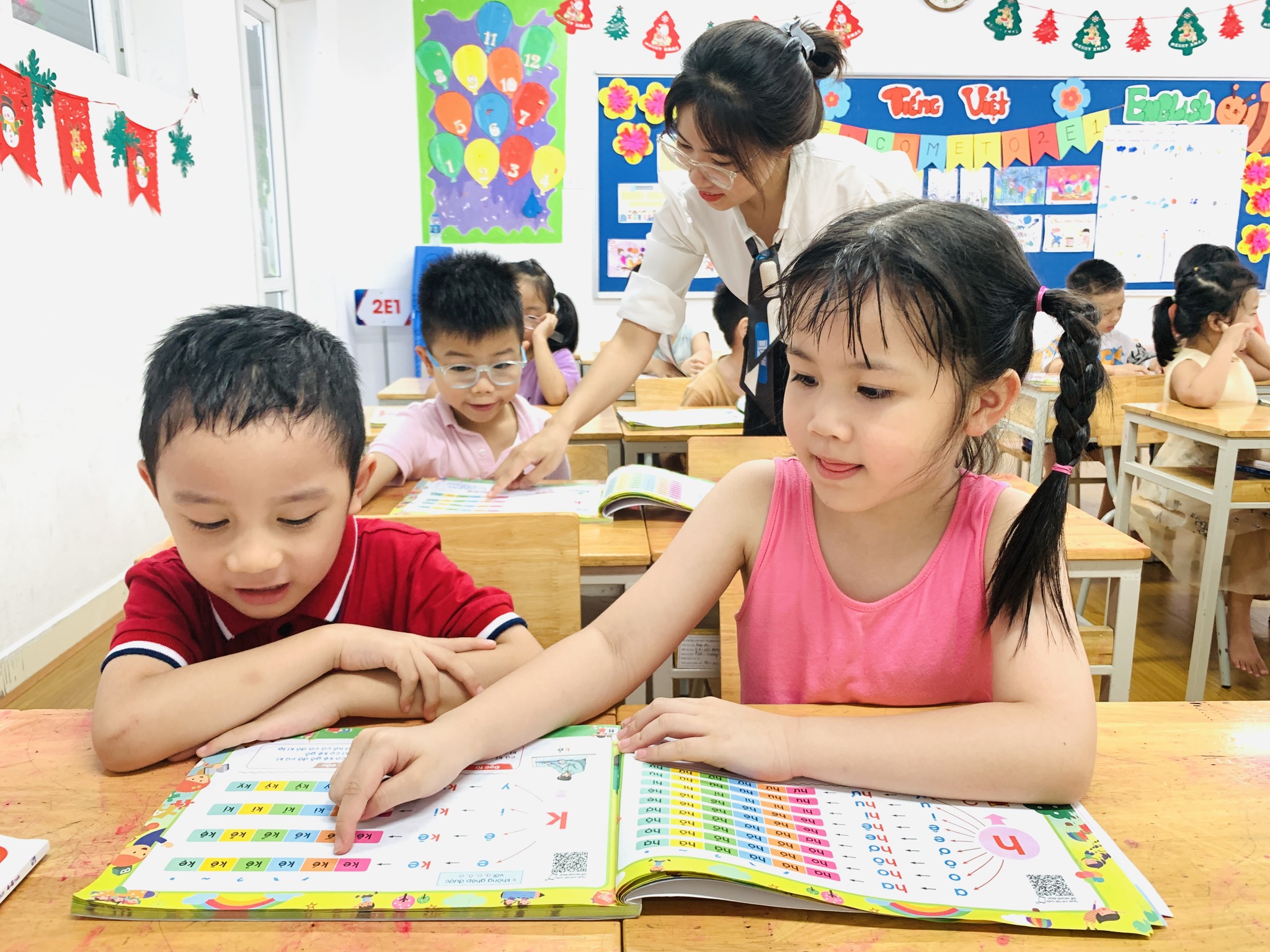 “GÀ CON” HÀO HỨNG LÀM QUEN VỚI NỀN NẾP HỌC TẬP CỦA VICSERS LỚP 1 51 355370203 637398118414101 8661711374396830840 n 1