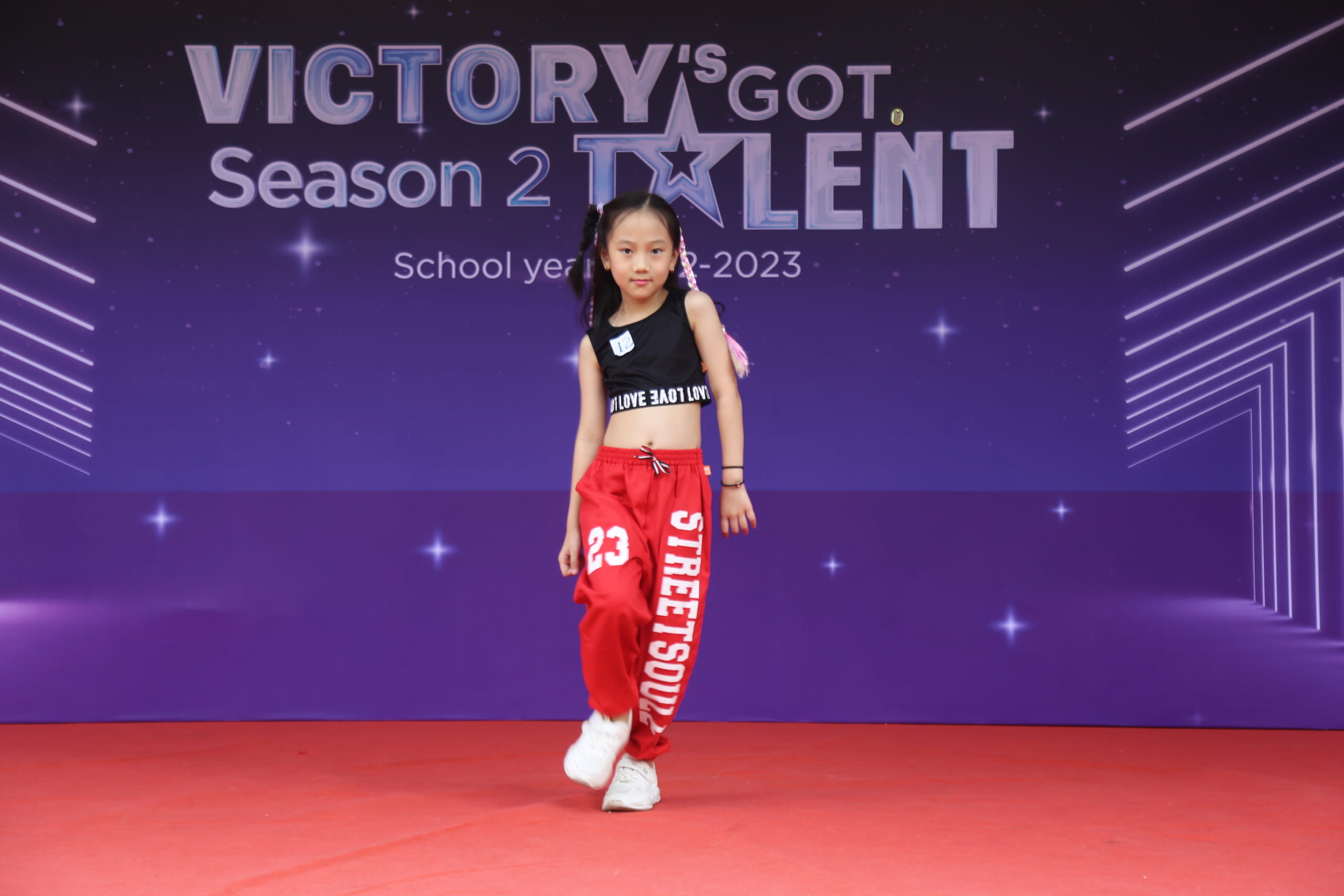 VICTORY’S GOT TALENT 2022: SÂN KHẤU THĂNG HOA CỦA NHỮNG NGHỆ SĨ ĐẦY CÁ TÍNH 57 IMG 7943 scaled 1