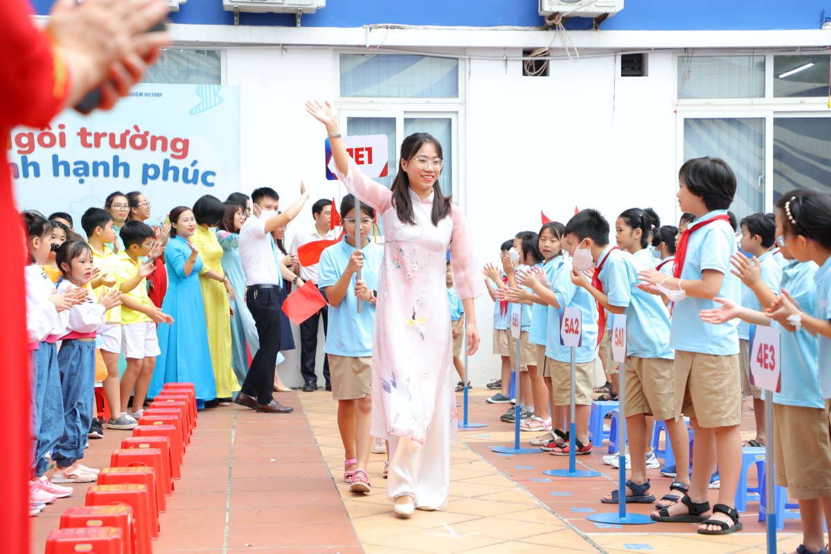 khai giang victory 9