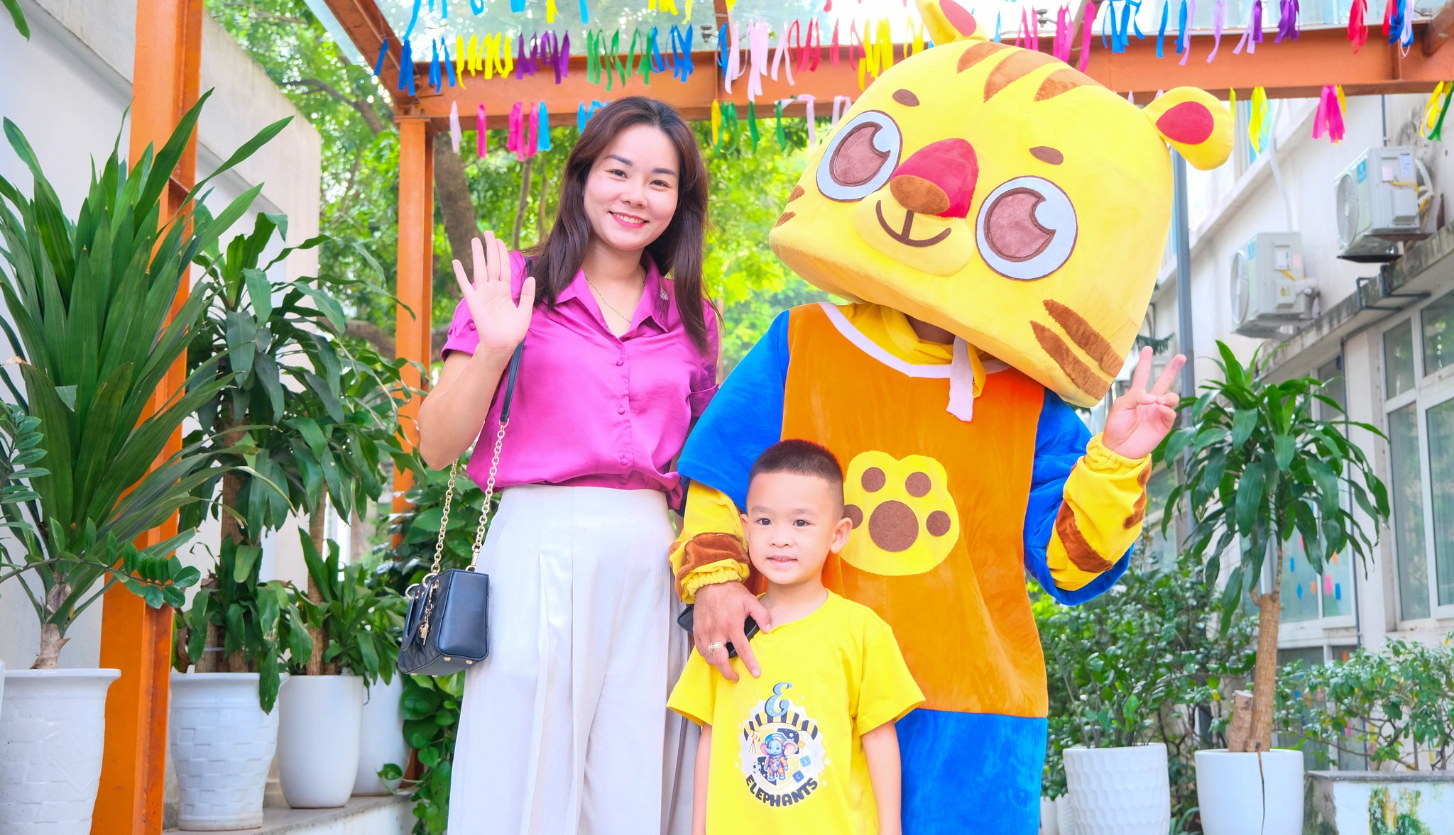 NẮNG TRÊN VAI VÀ NỤ CƯỜI TRONG MẮT: RỘN RÃ KHAI TRƯỜNG NĂM HỌC 2024 - 2025 KHÁT VỌNG - ĐỘT PHÁ - THÀNH CÔNG 3 458303907 1048977827235691 7135107098225563713 n