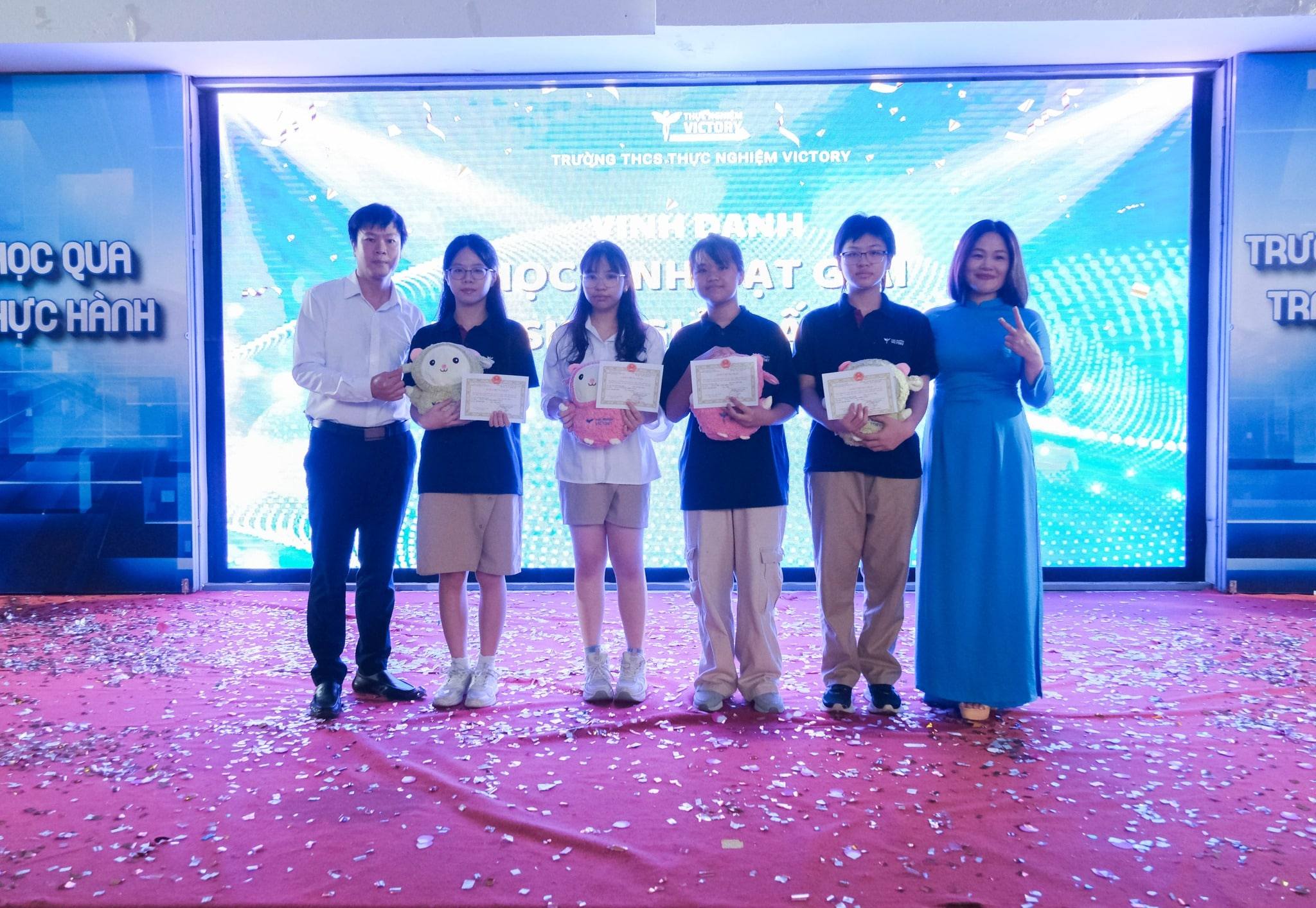 LỄ TỔNG KẾT NĂM HỌC 2024–2025: HÀNH TRÌNH KHẲNG ĐỊNH, KẾT NỐI VÀ TỎA SÁNG 20 500251824 1117356997084875 2063482615859410955 n min