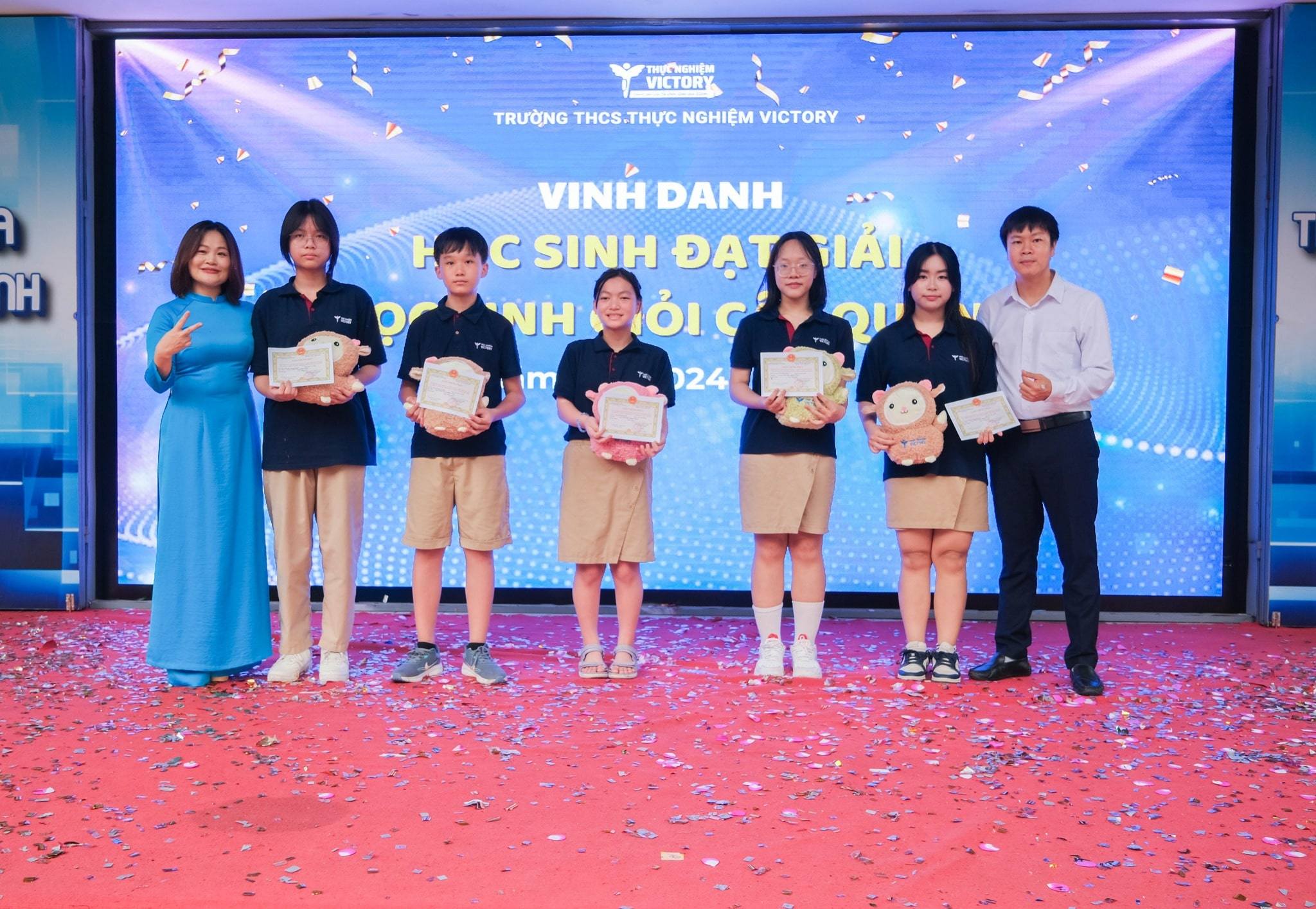 LỄ TỔNG KẾT NĂM HỌC 2024–2025: HÀNH TRÌNH KHẲNG ĐỊNH, KẾT NỐI VÀ TỎA SÁNG 17 500316366 1117357137084861 5528806158492937599 n min