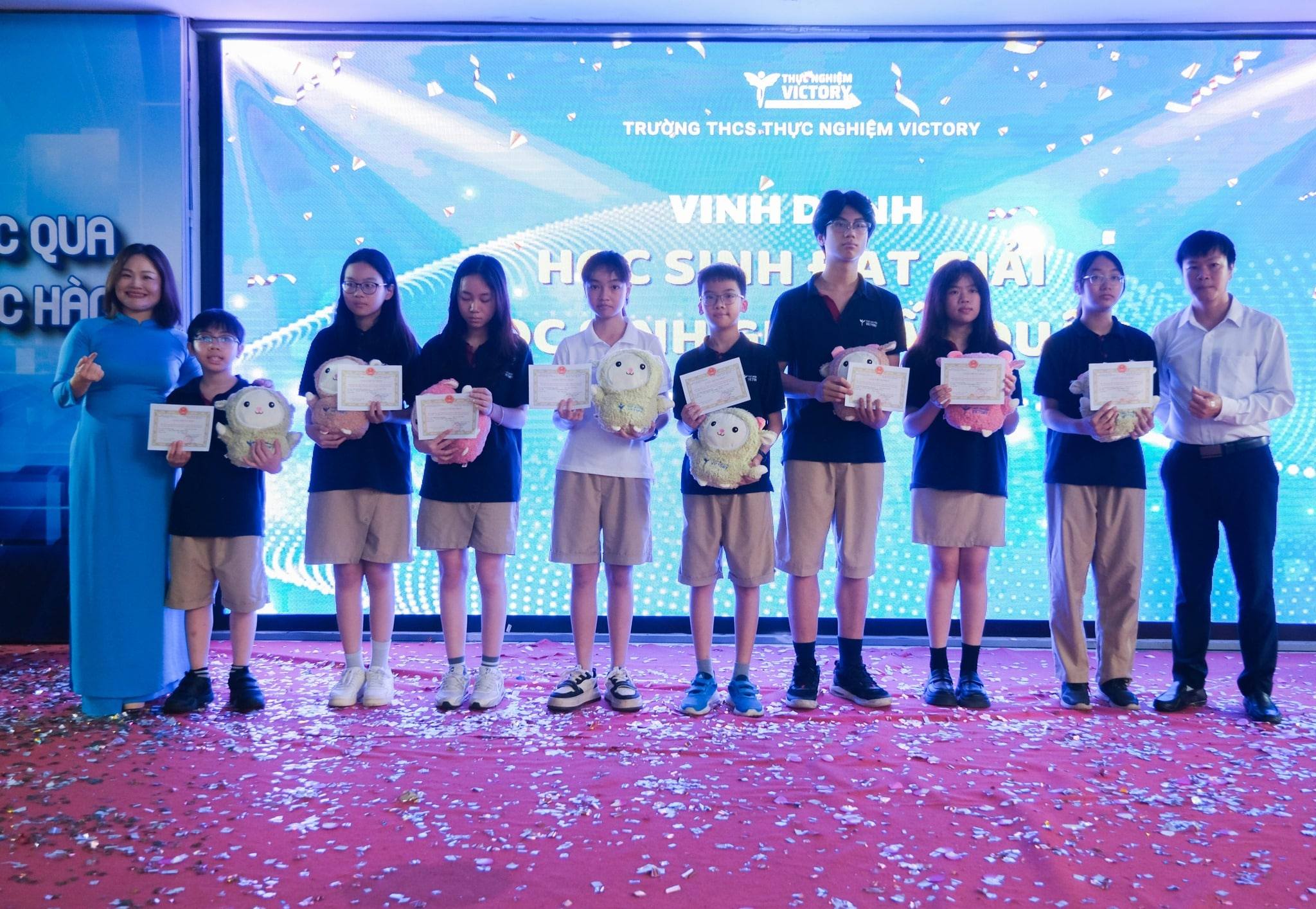 LỄ TỔNG KẾT NĂM HỌC 2024–2025: HÀNH TRÌNH KHẲNG ĐỊNH, KẾT NỐI VÀ TỎA SÁNG 18 500473313 1117356993751542 2490266148869329926 n min