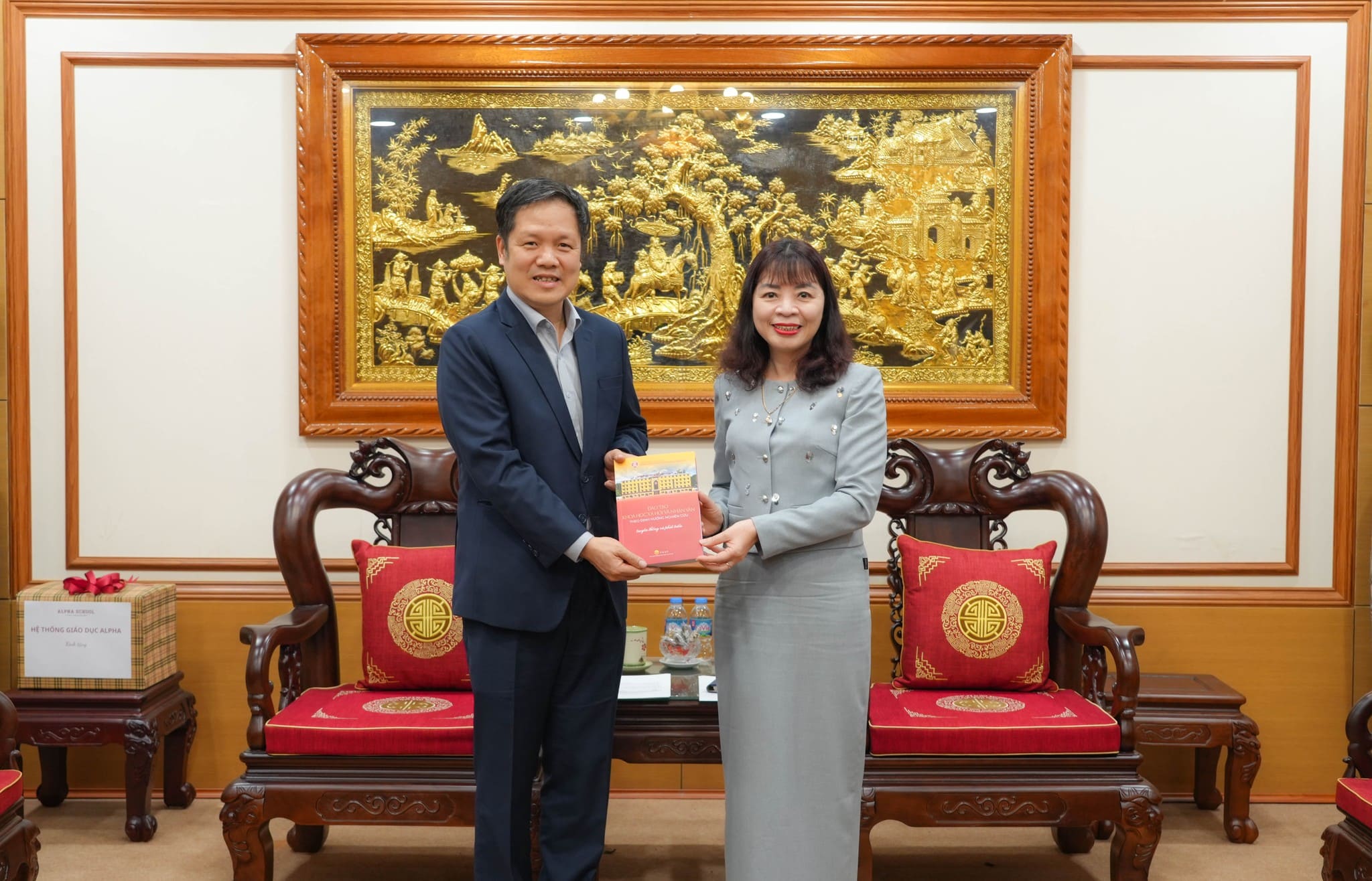 Hệ thống Giáo dục Alpha - Victory hợp tác chiến lược cùng Trường ĐH Khoa học Xã hội và Nhân văn trong việc tăng cường kết nối giáo dục phổ thông - đại học 2 615447216 1324115613075678 6146204769588281827 n