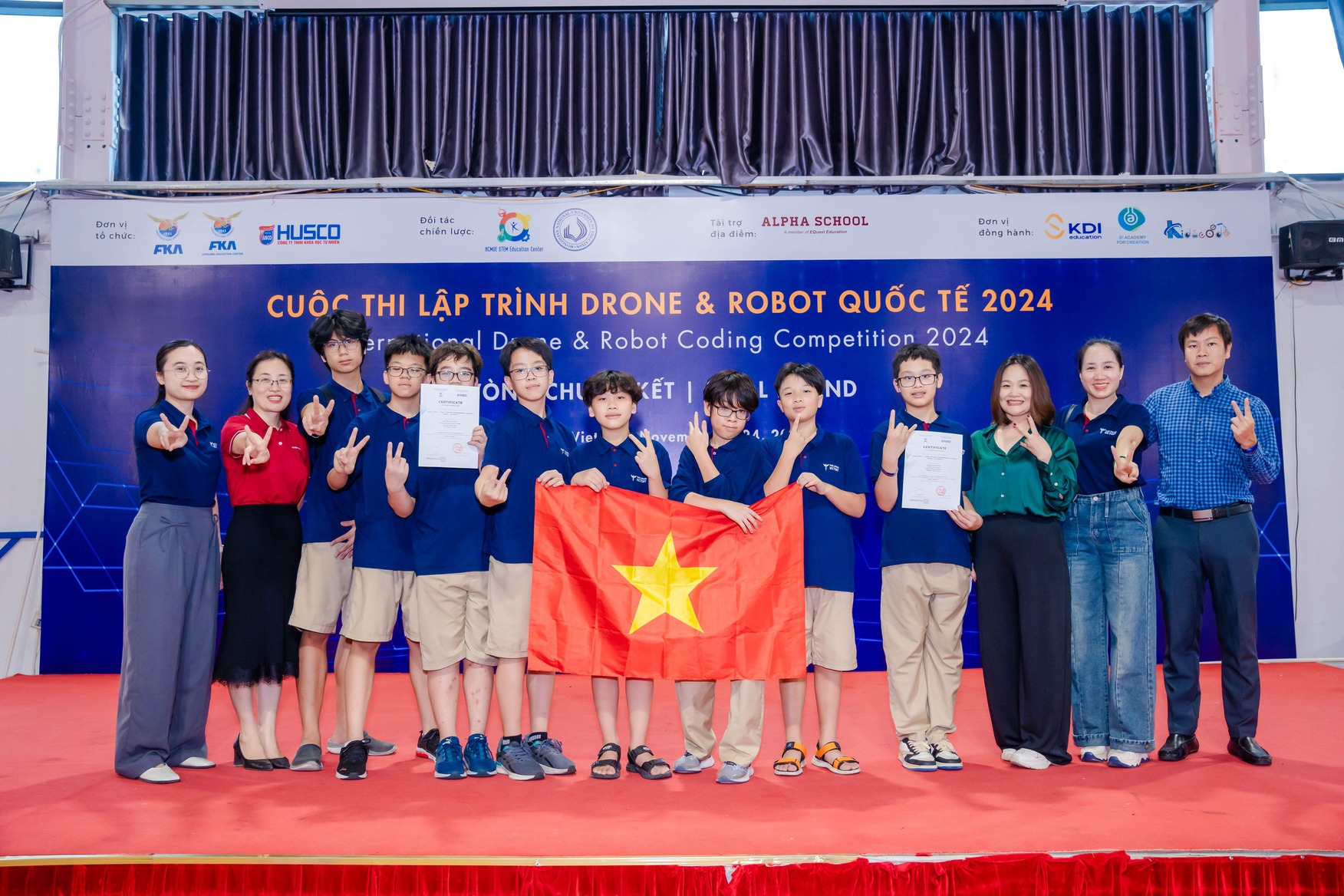 Cuoc thi Lap trinh Drone va Robot Quoc te 2024