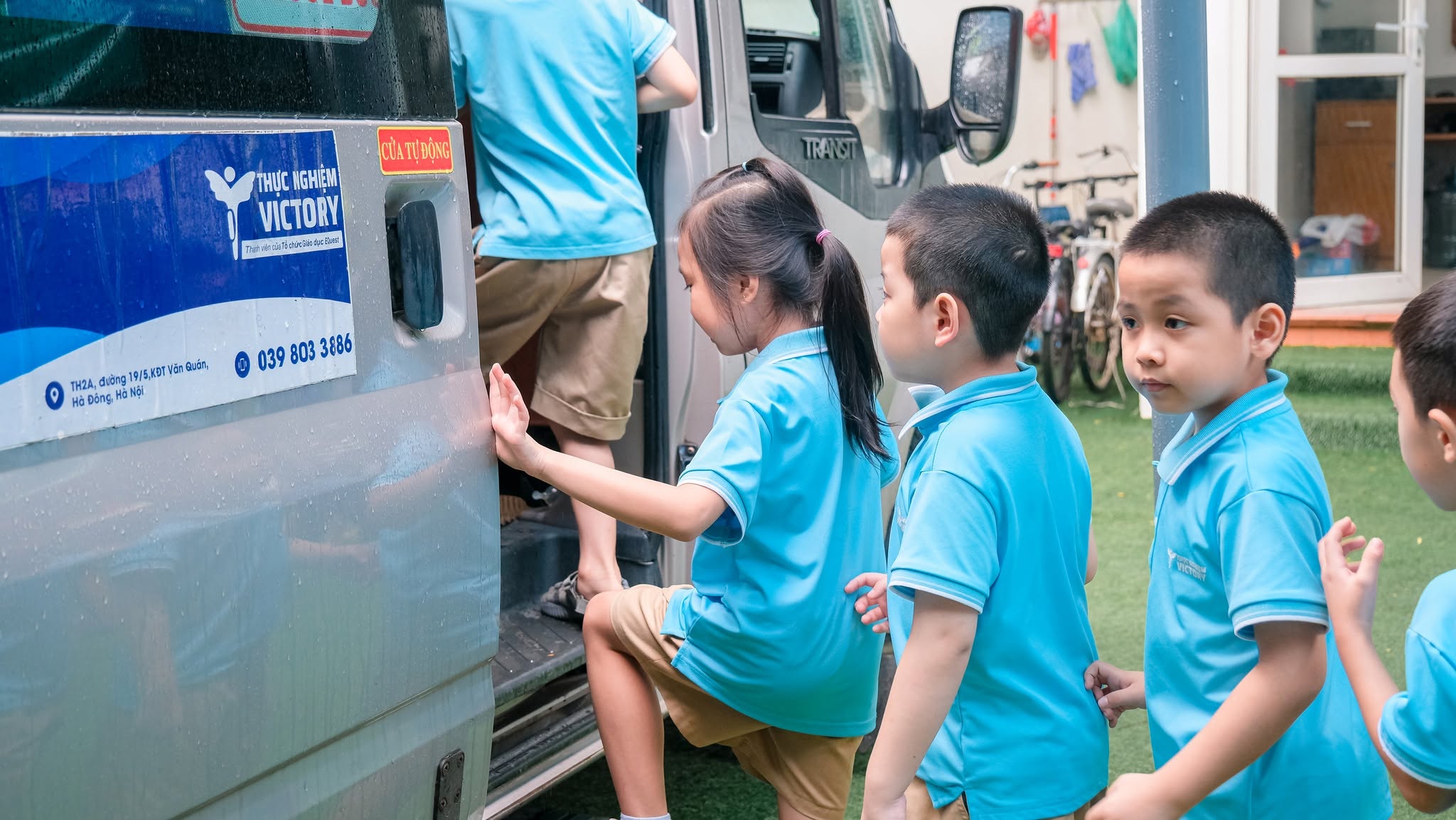 TẬP HUẤN AN TOÀN KHI ĐI XE BUS: THỰC HÀNH KỸ NĂNG, TĂNG CƯỜNG KIẾN THỨC 4 796527978 1713306680802799 7062275255736084697 n